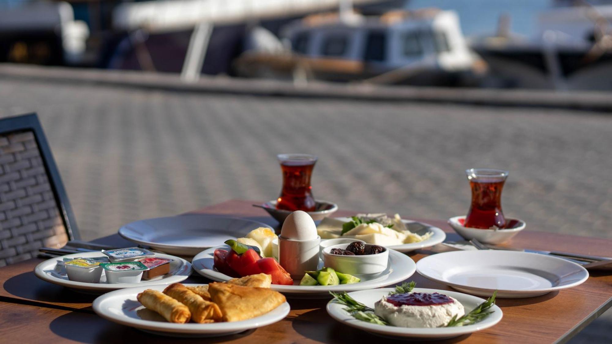 Cunda Taka Hotel Ayvalik Exterior photo